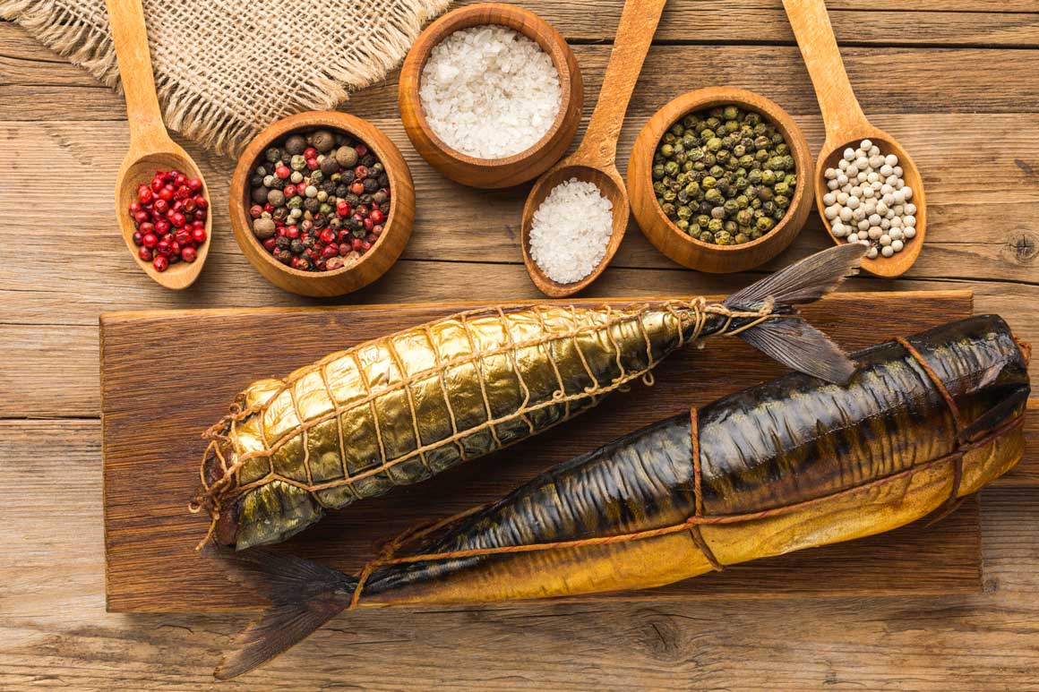 smoked-fishes-spices-arrangement